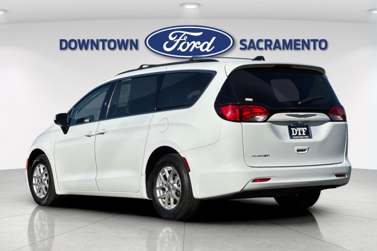 2021 Chrysler Voyager LXi photo 7