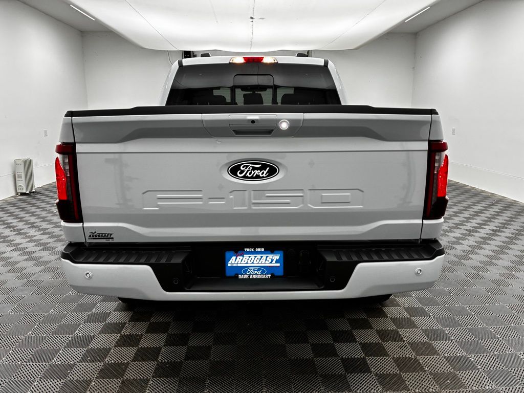 2025 Ford F-150 XLT photo 14