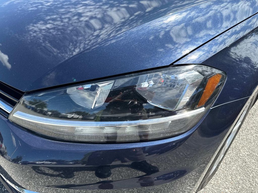 2018 Volkswagen Golf TSI SE photo 9