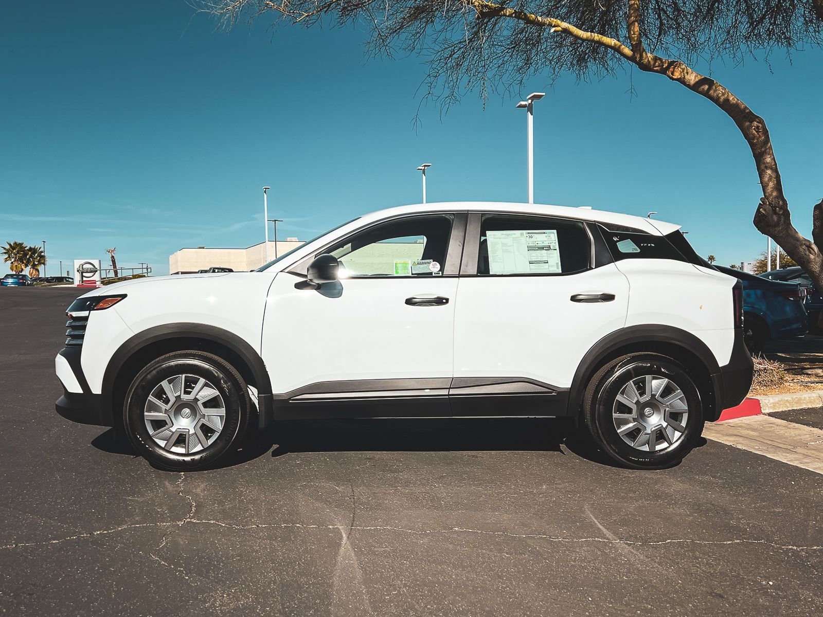 2025 Nissan Kicks S photo 6