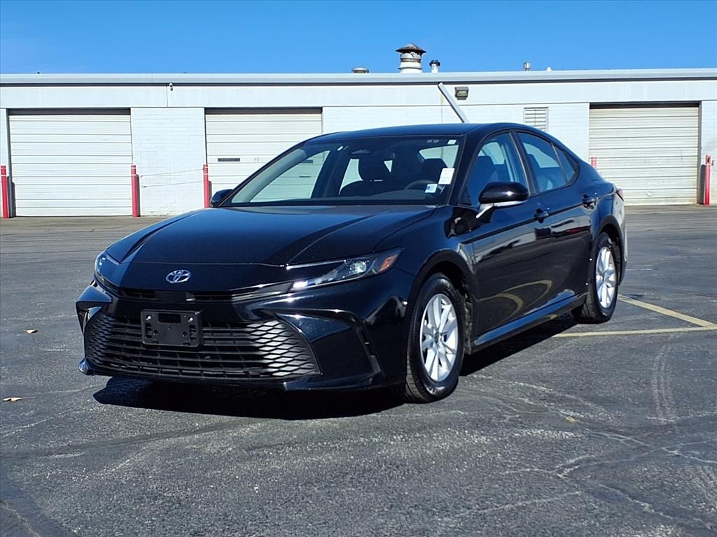 Used 2025 Toyota Camry LE with VIN 4T1DAACK8SU130990 for sale in Kansas City