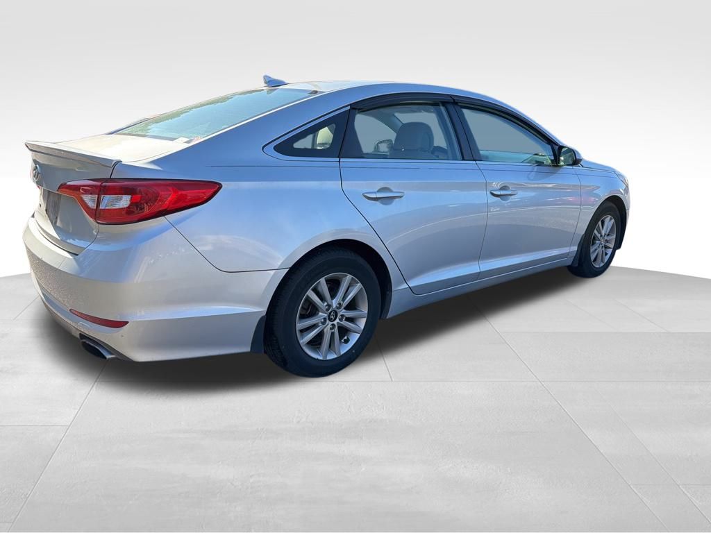 2015 Hyundai Sonata SE photo 3