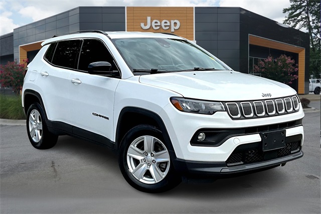2022 Jeep Compass Latitude photo 3