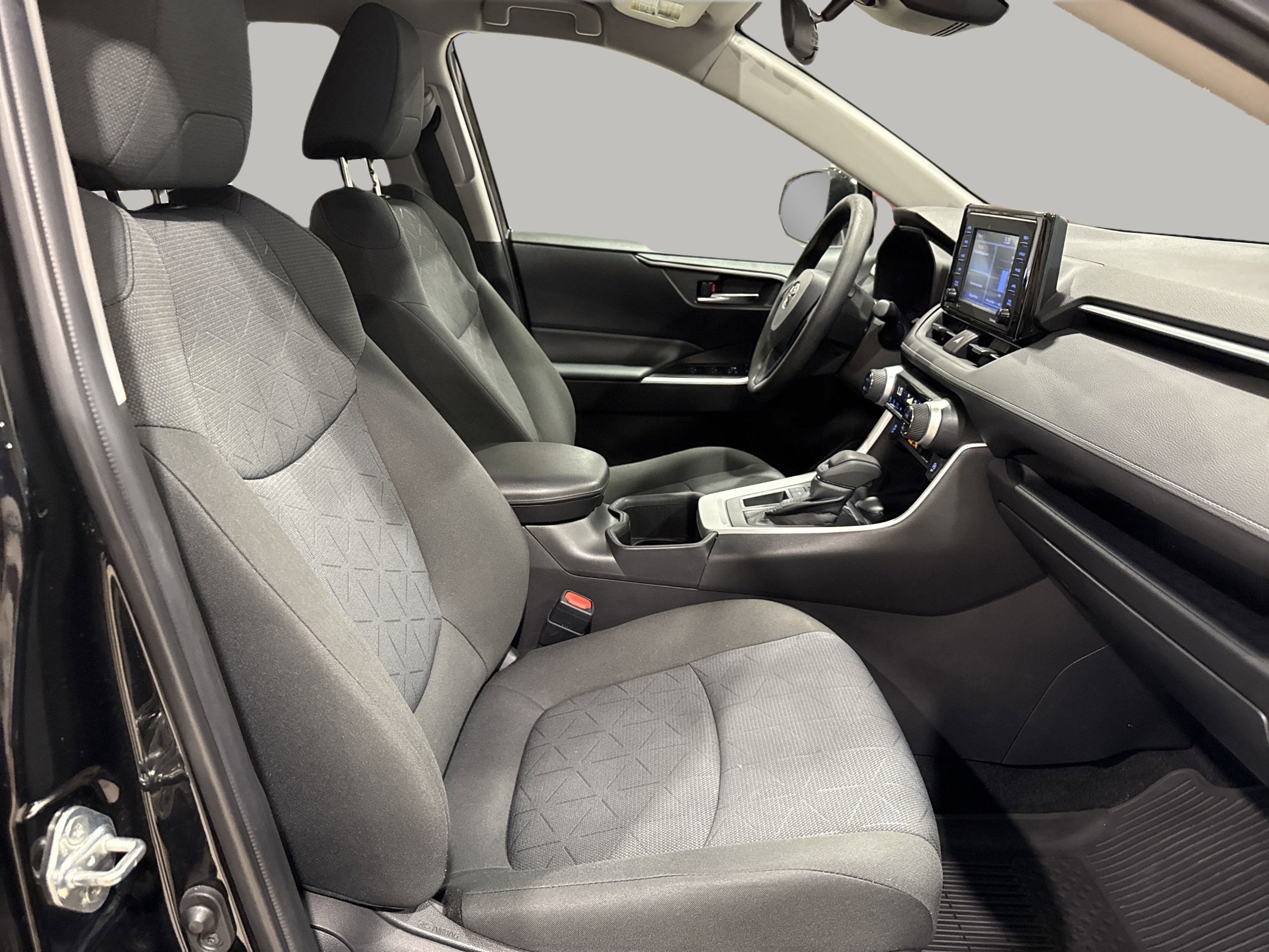 2022 Toyota RAV4 XLE photo 12