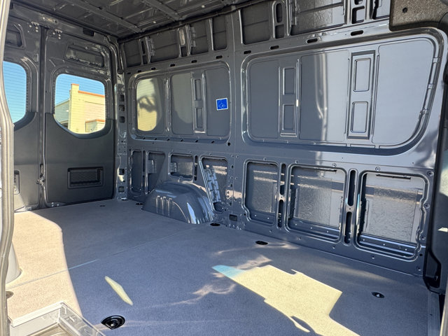 2026 Mercedes Benz Sprinter photo 3