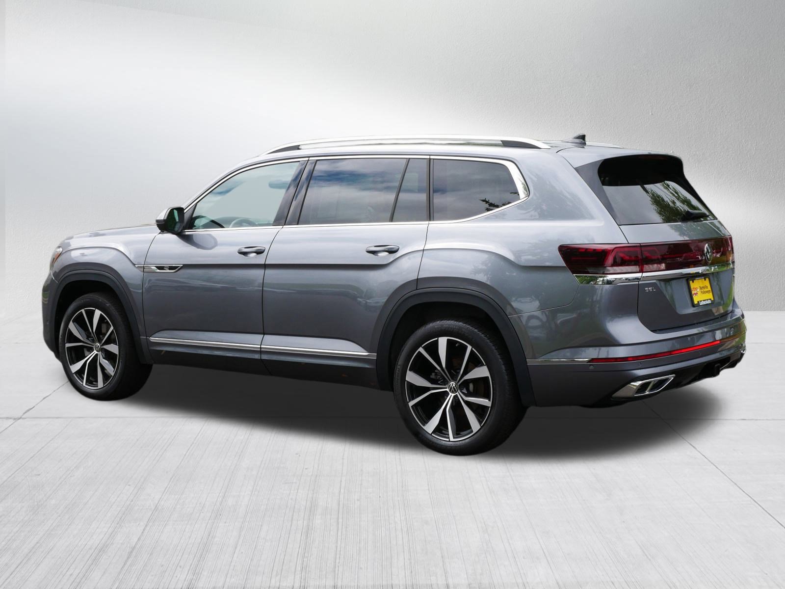 2025 Volkswagen Atlas SEL Premium R-Line photo 5