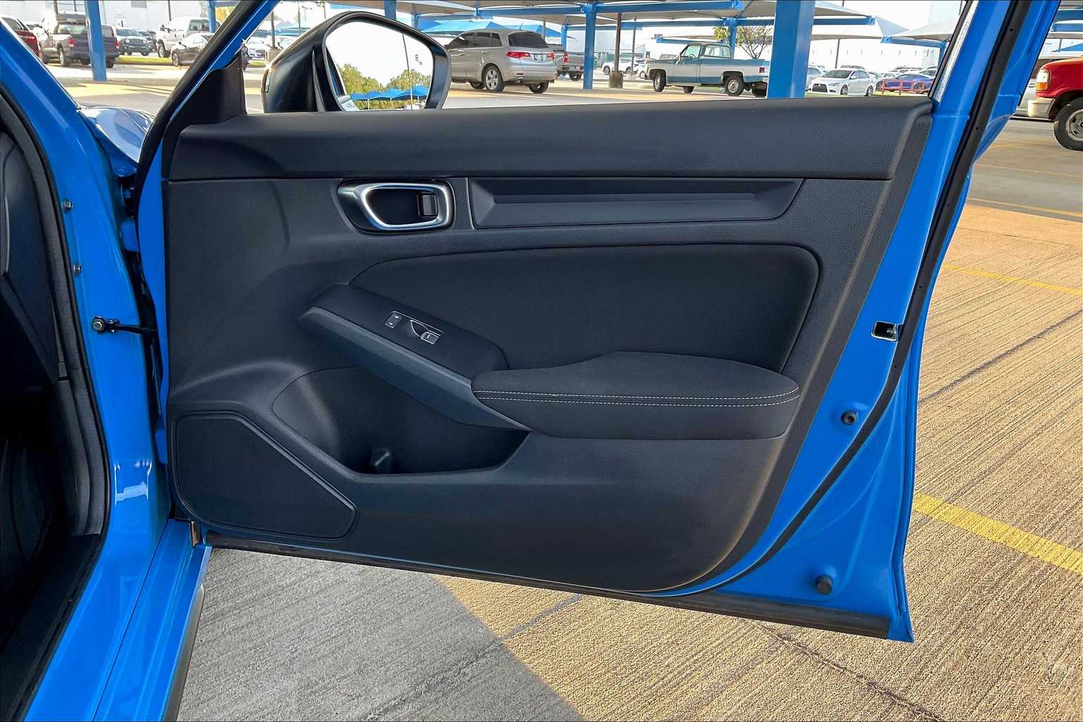 2025 Honda Civic Hatchback Sport photo 21