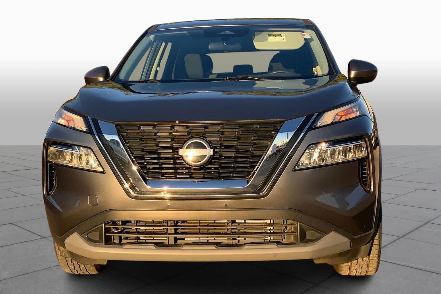 2023 Nissan Rogue SV photo 2