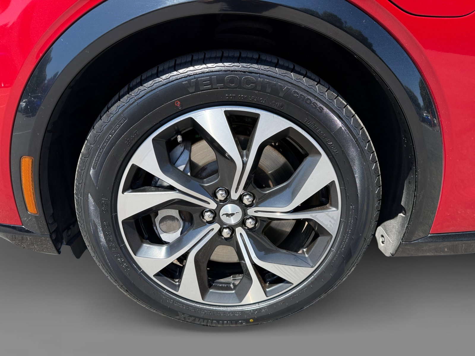 2022 Ford Mustang Mach-E Premium photo 9