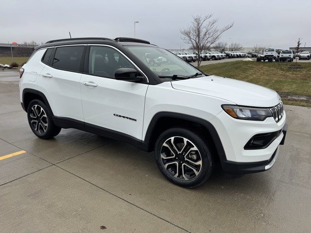 2022 Jeep Compass Limited's photo