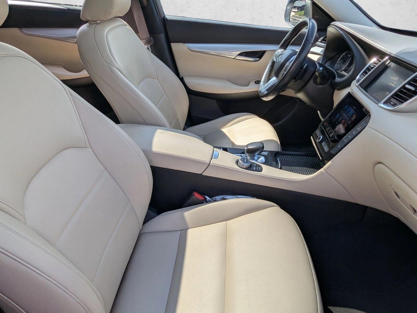 2021 Infiniti QX50 Luxe photo 18