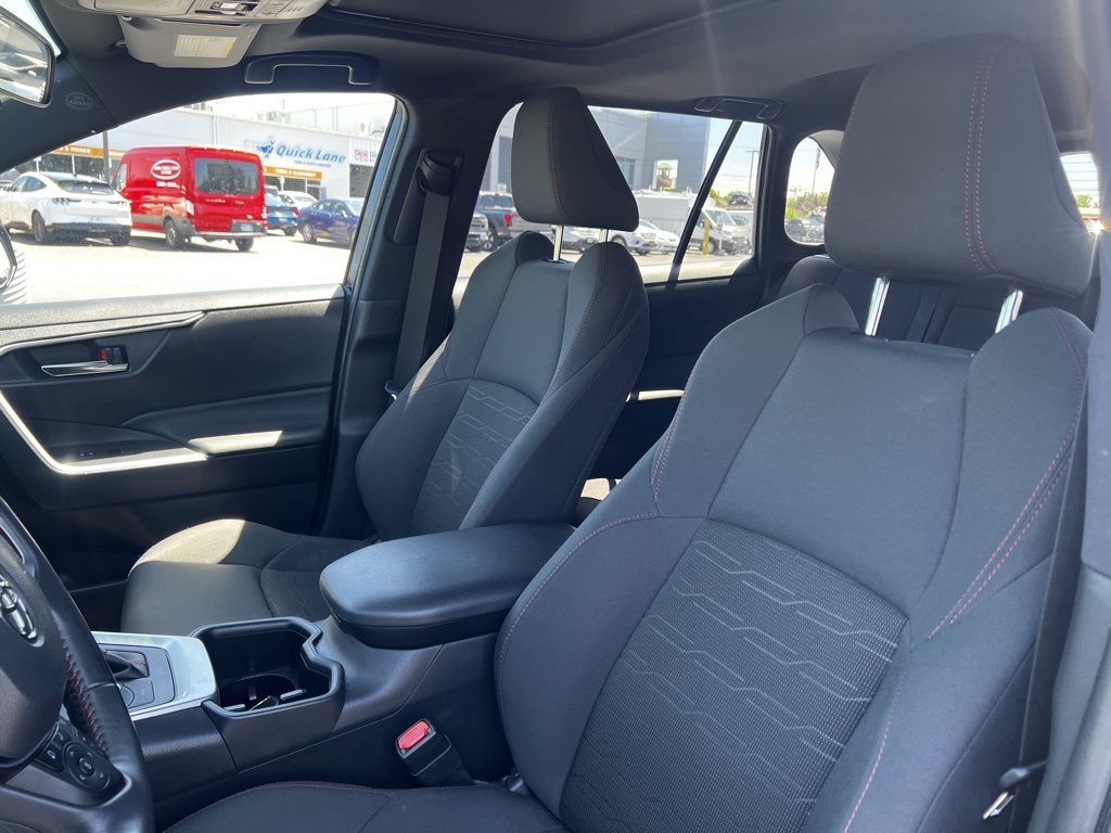 2022 Toyota RAV4 Prime SE photo 2