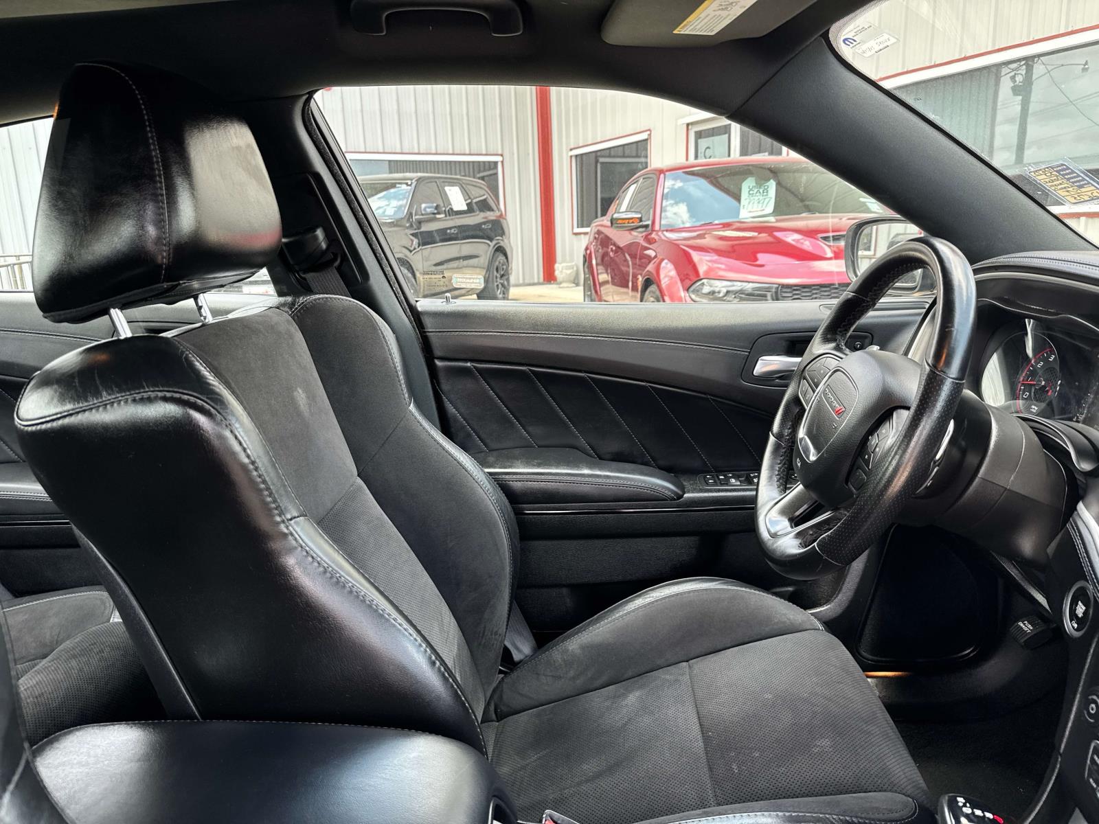 2022 Dodge Charger R/T photo 10