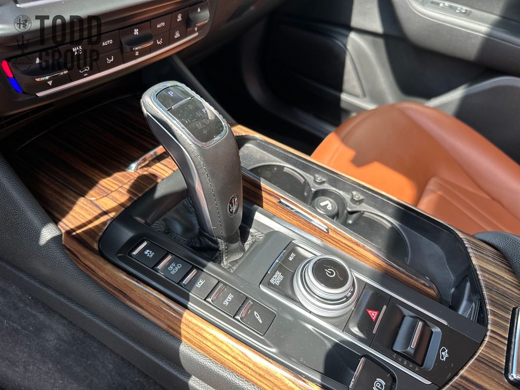 2022 Maserati Levante GT photo 17