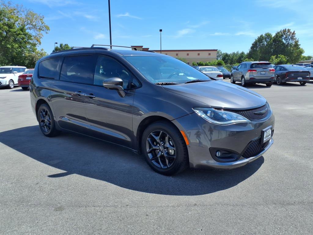 2019 Chrysler Pacifica Limited photo 10