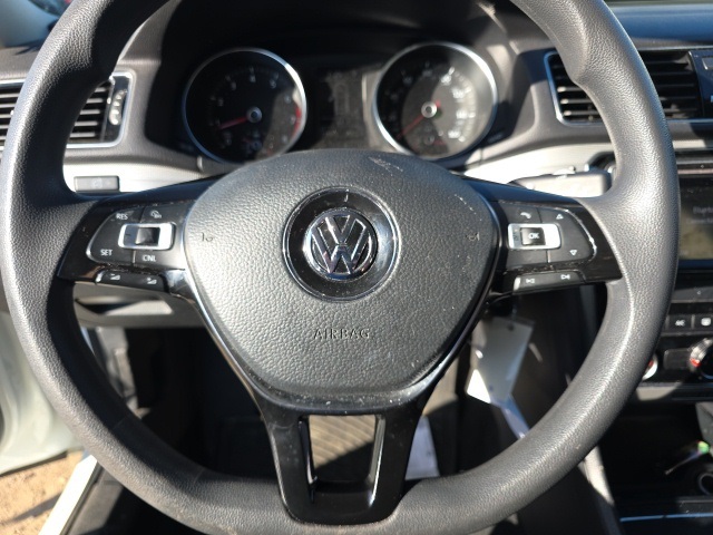 2018 Volkswagen Passat 2.0T S photo 9