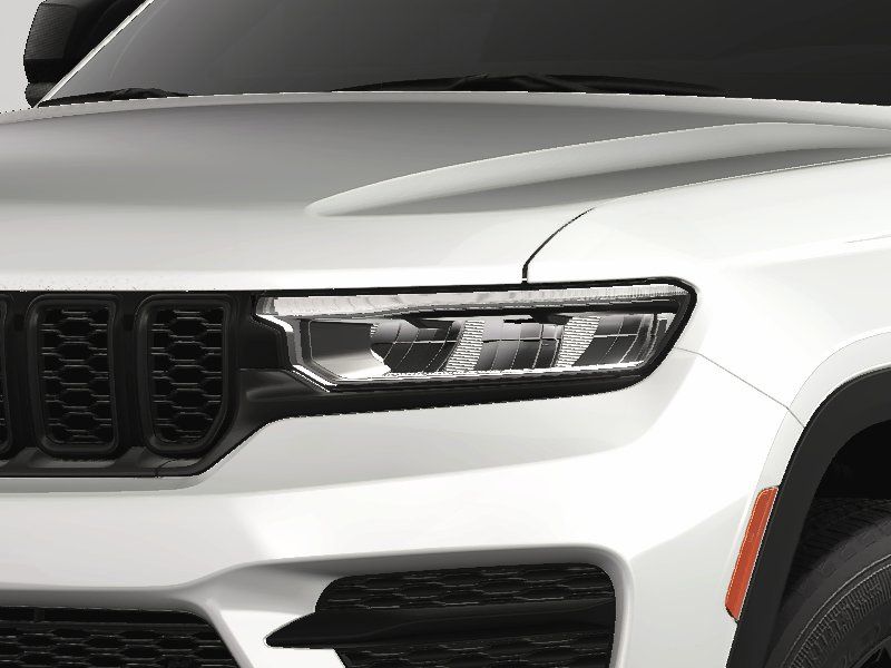 2025 Jeep Grand Cherokee Altitude photo 12