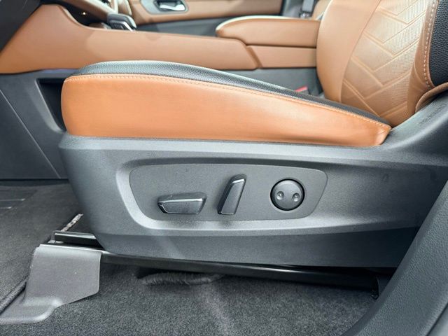 2022 Nissan Pathfinder Platinum photo 25