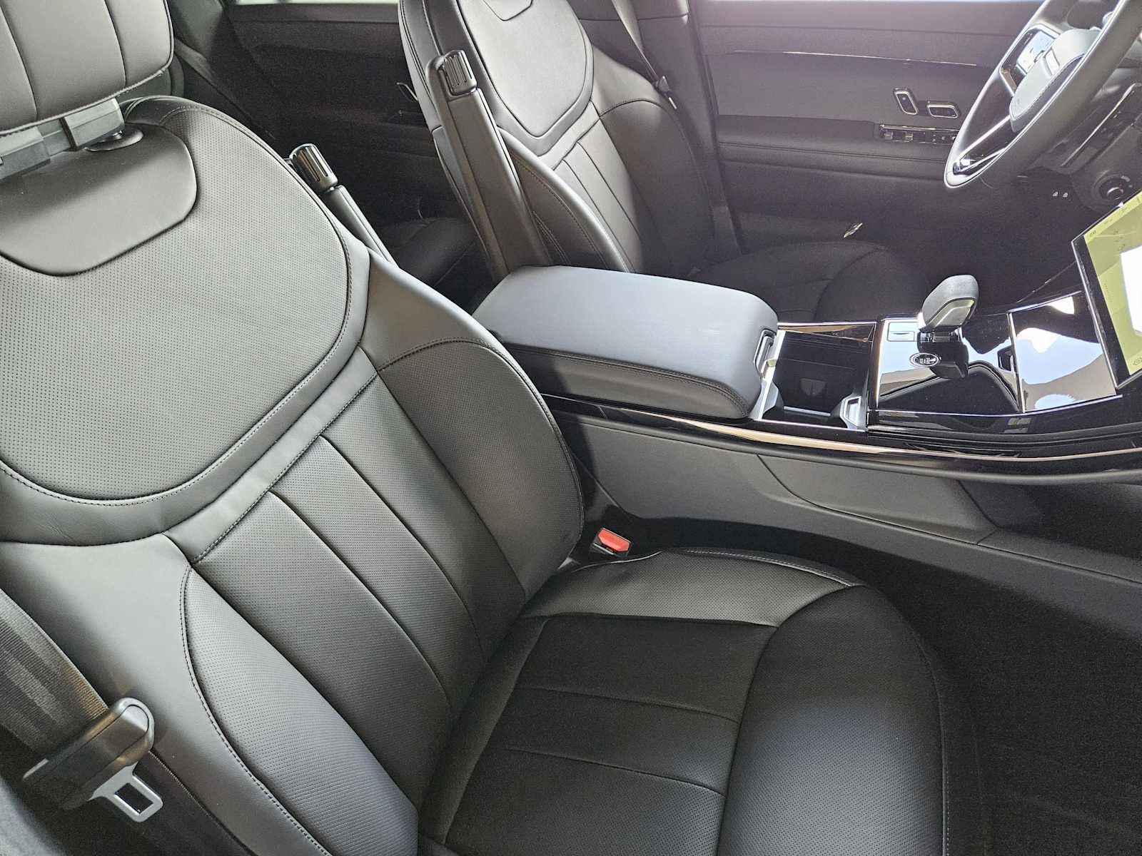 2025 Land Rover Range Rover Sport SE photo 11