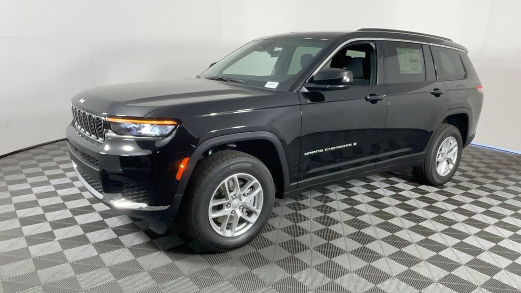 2025 Jeep Grand Cherokee Laredo X photo 8