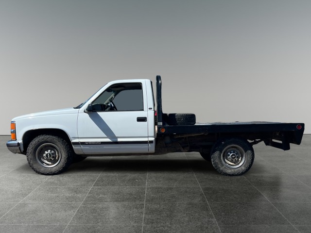 Used 1998 Chevrolet C2500 CHEYENNE with VIN 1GCGC24J7WZ272814 for sale in Stratford, TX
