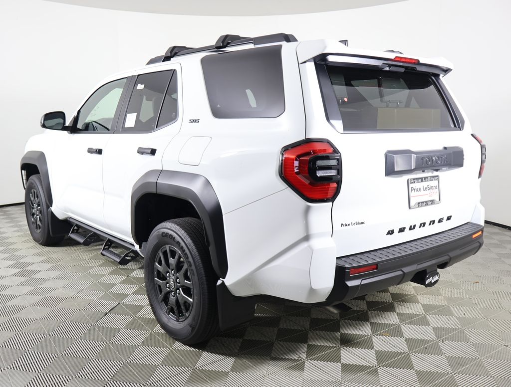 2025 Toyota 4Runner SR5 photo 4