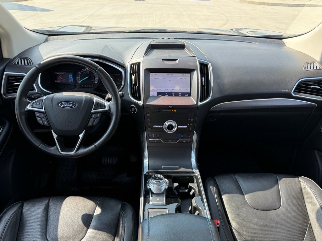 2020 Ford Edge Titanium photo 11