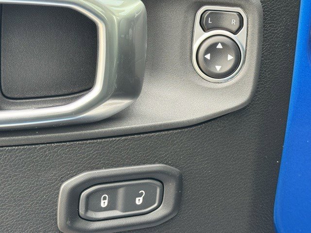 2025 Jeep Wrangler Sport S photo 9
