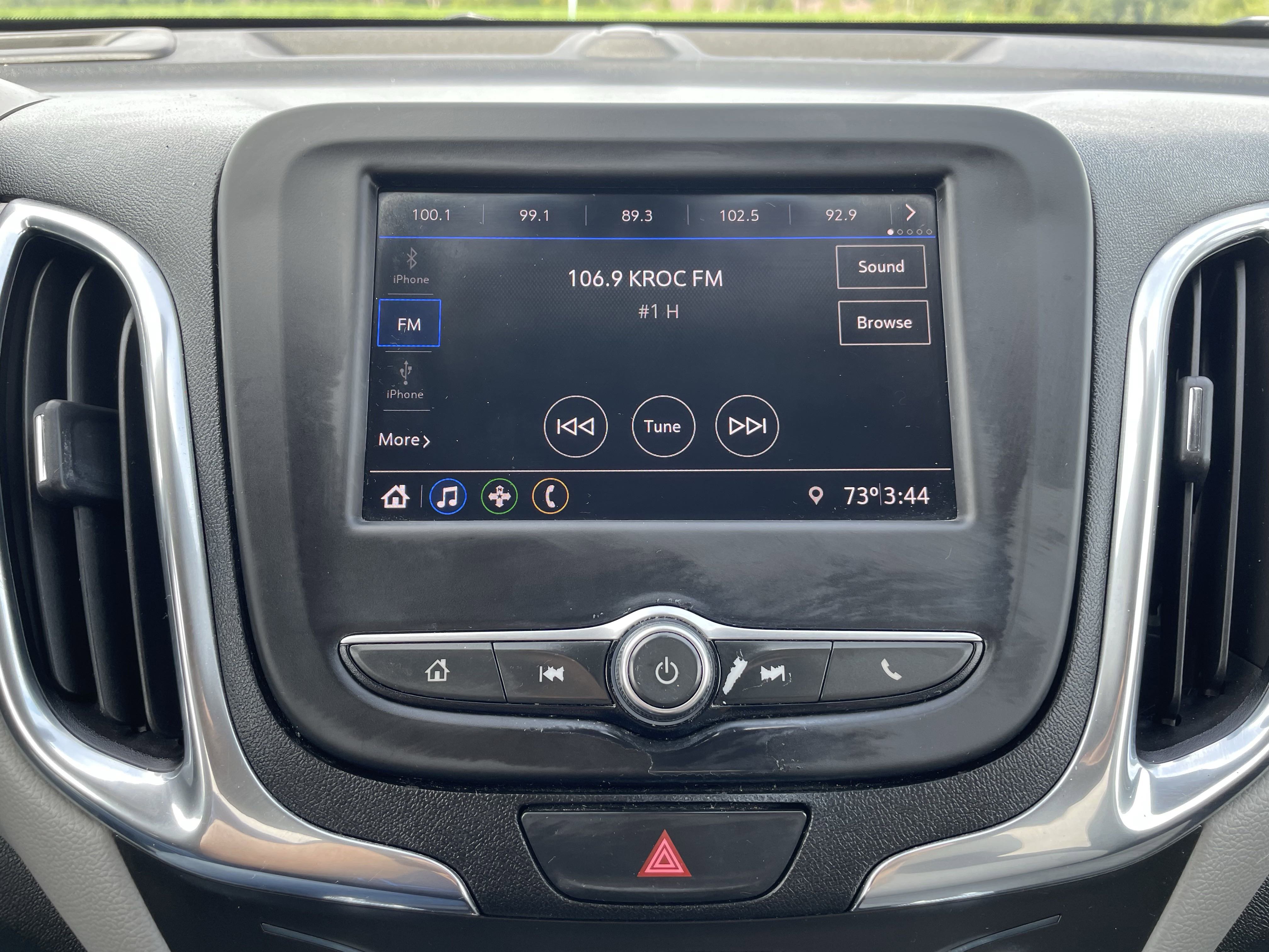 2020 Chevrolet Equinox LS photo 3
