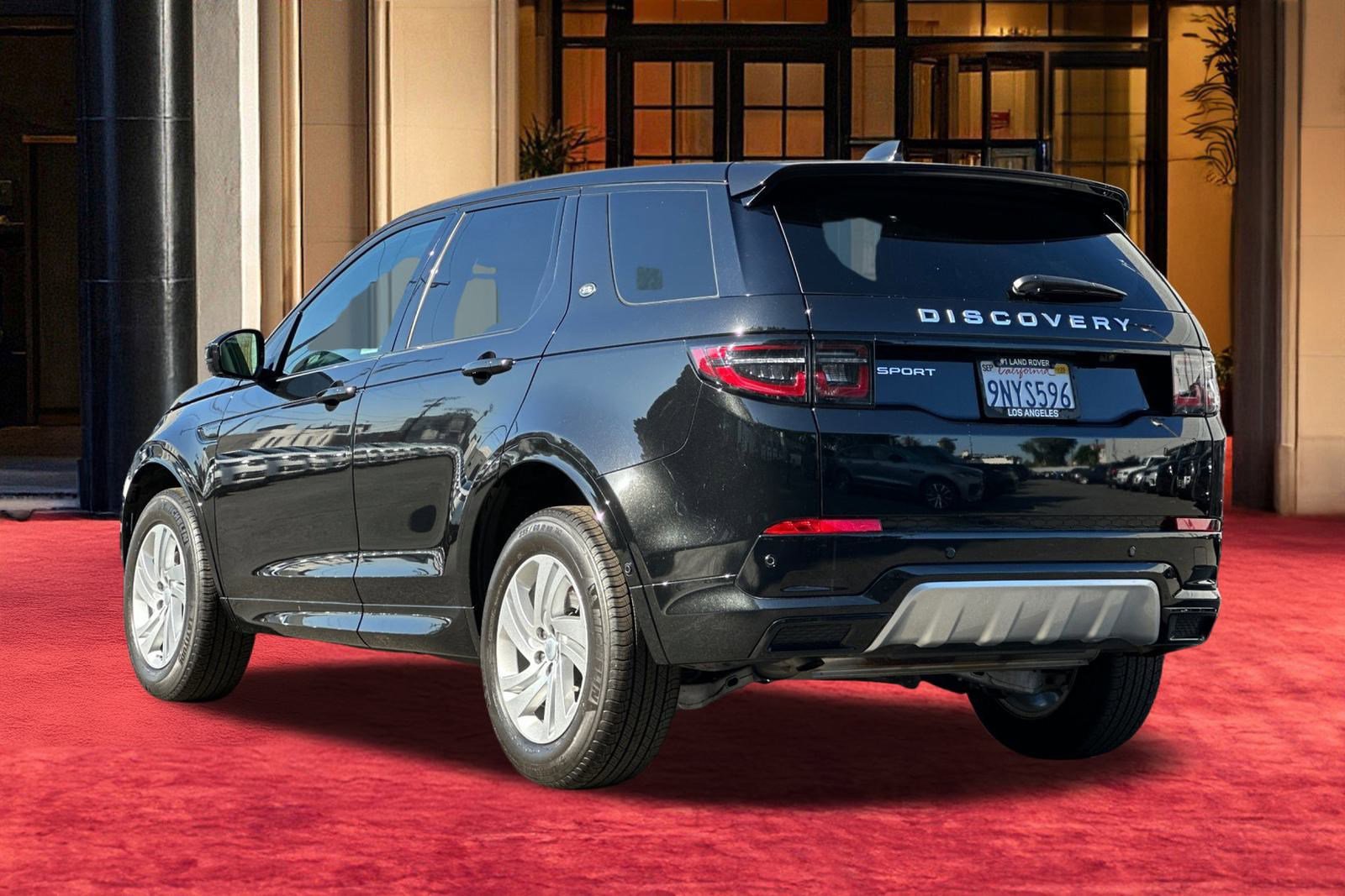 2024 Land Rover Discovery Sport S photo 3