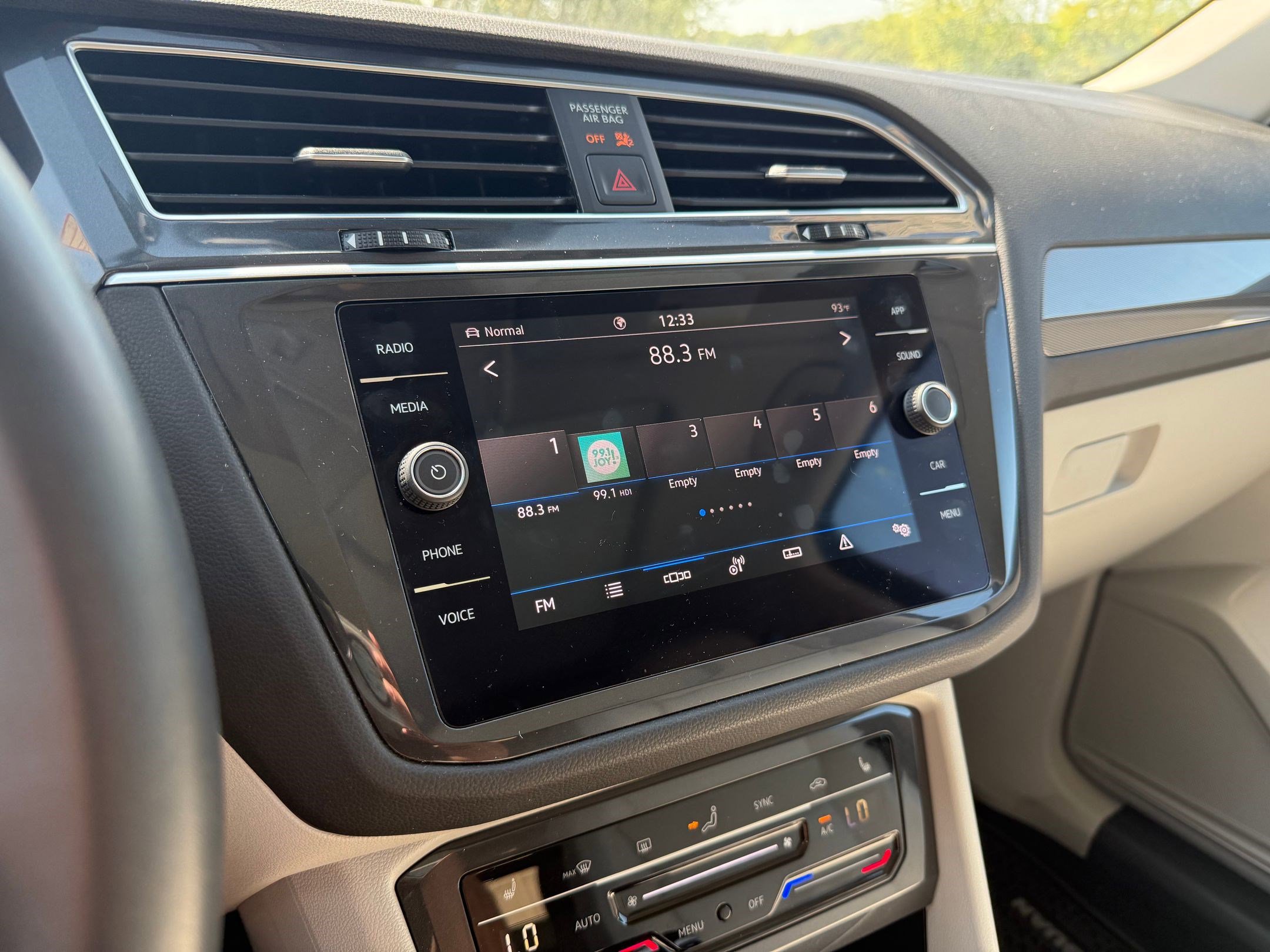 2024 Volkswagen Tiguan SE Wolfsburg Edition photo 28