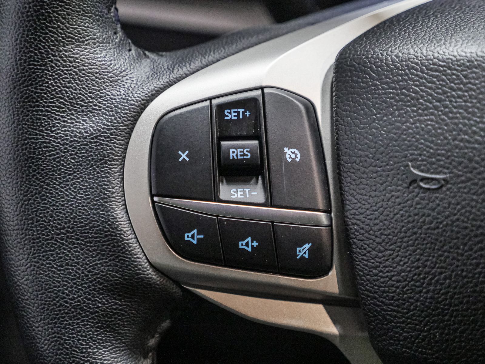 2023 Ford Explorer XLT photo 31