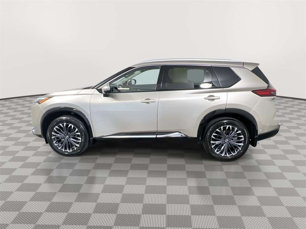 2026 Nissan Rogue Platinum photo 4