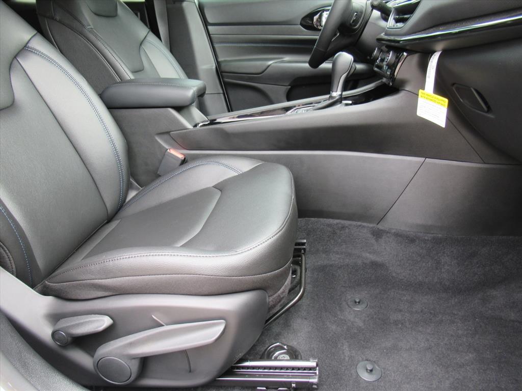 2025 Jeep Compass Limited photo 8