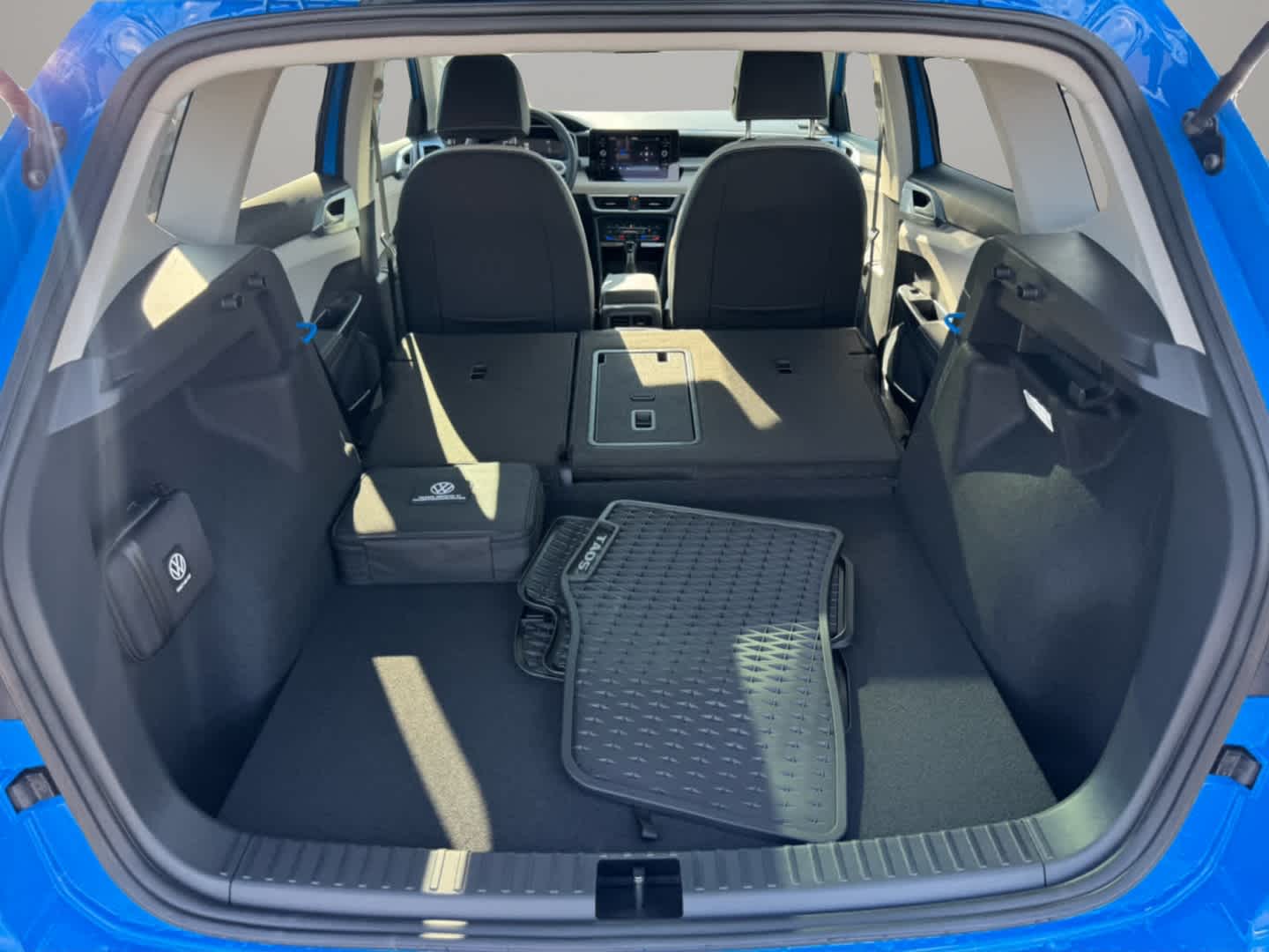 2025 Volkswagen Taos SE photo 37