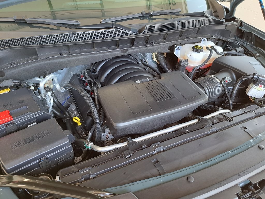 2025 Chevrolet Suburban RST photo 30