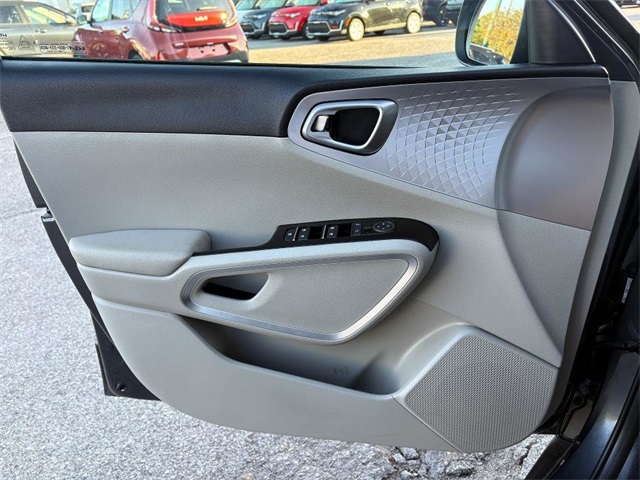 2022 Kia Soul LX photo 23