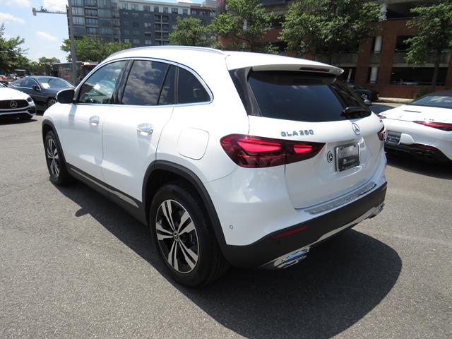 2025 Mercedes Benz GLA 250 4MATIC photo 2