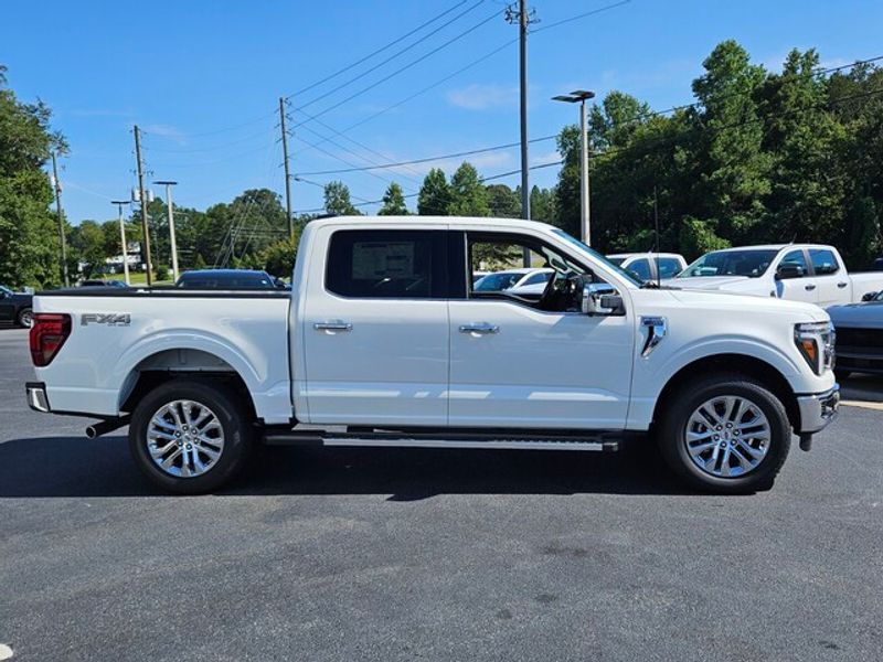 2025 Ford F-150 Lariat photo 12