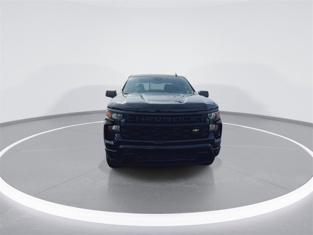 2026 Chevrolet Silverado 1500 Custom photo 2