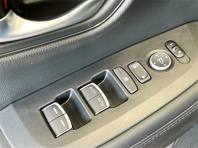 2026 Honda HR-V EX-L photo 17