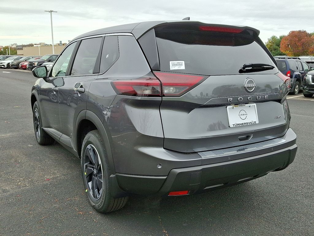 2026 Nissan Rogue SV photo 2