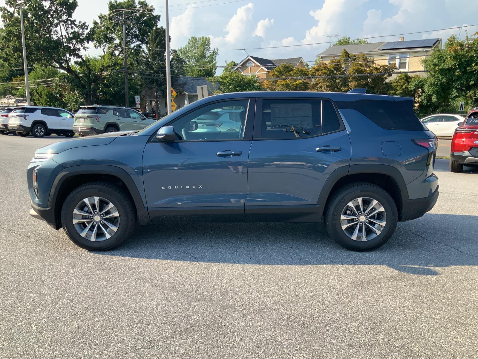 2026 Chevrolet Equinox LT photo 4