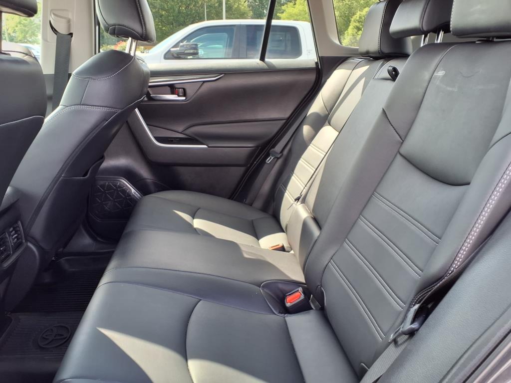 2023 Toyota RAV4 XLE Premium photo 15