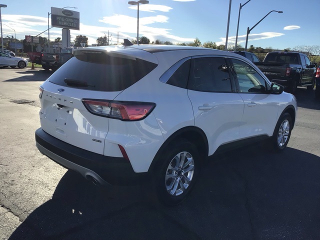 2022 Ford Escape Hybrid SE photo 4