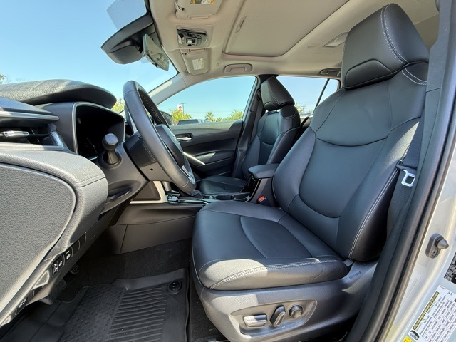 2024 Toyota Corolla Cross XLE photo 15