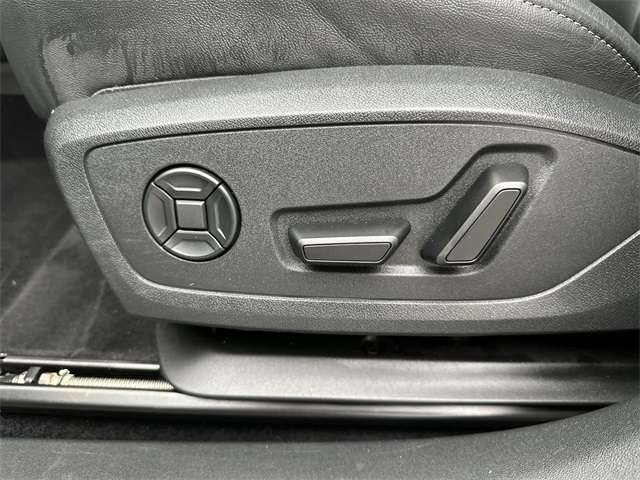 2024 Audi Q4 E-tron Premium Plus photo 4