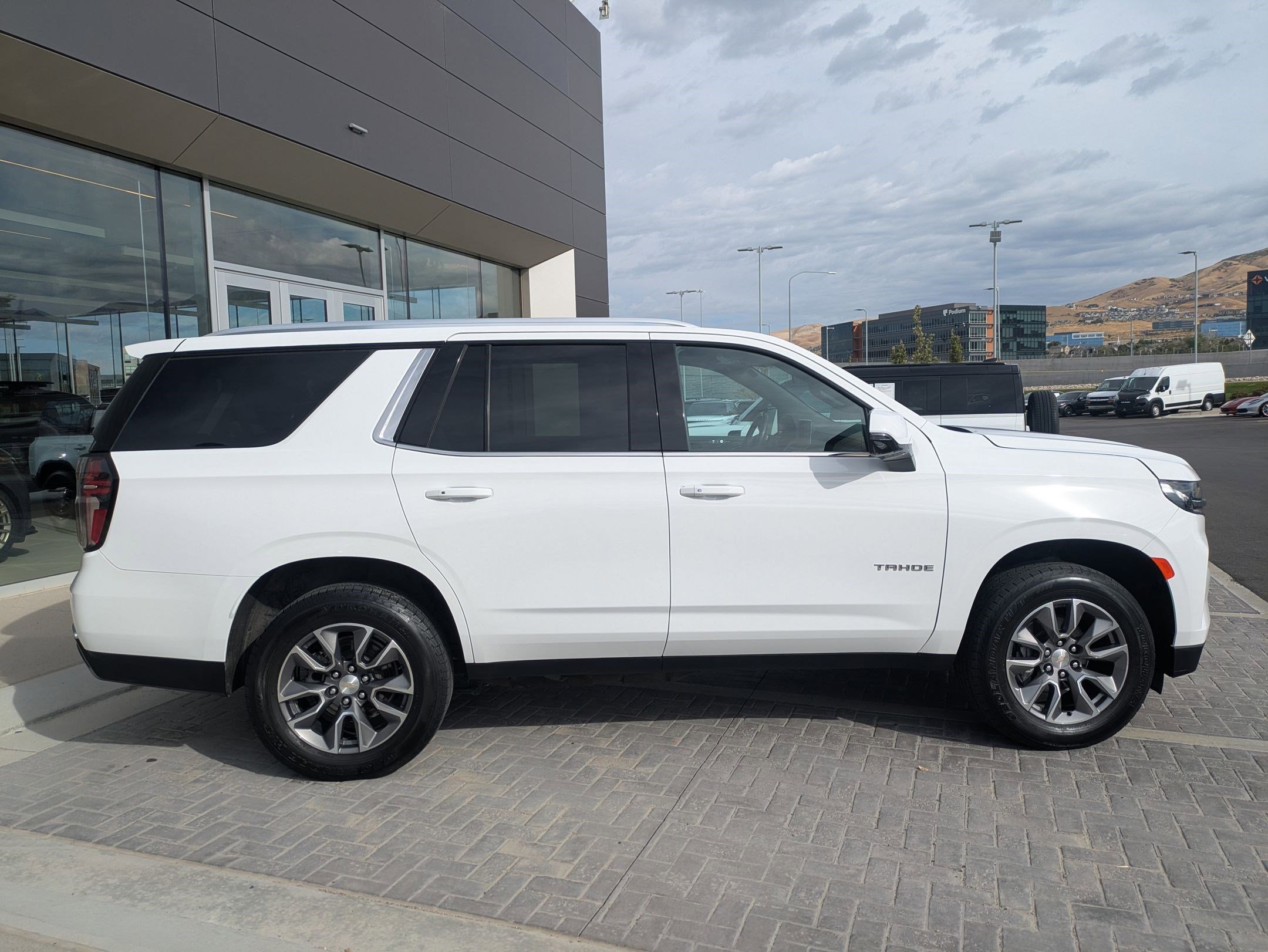 2022 Chevrolet Tahoe LT photo 4