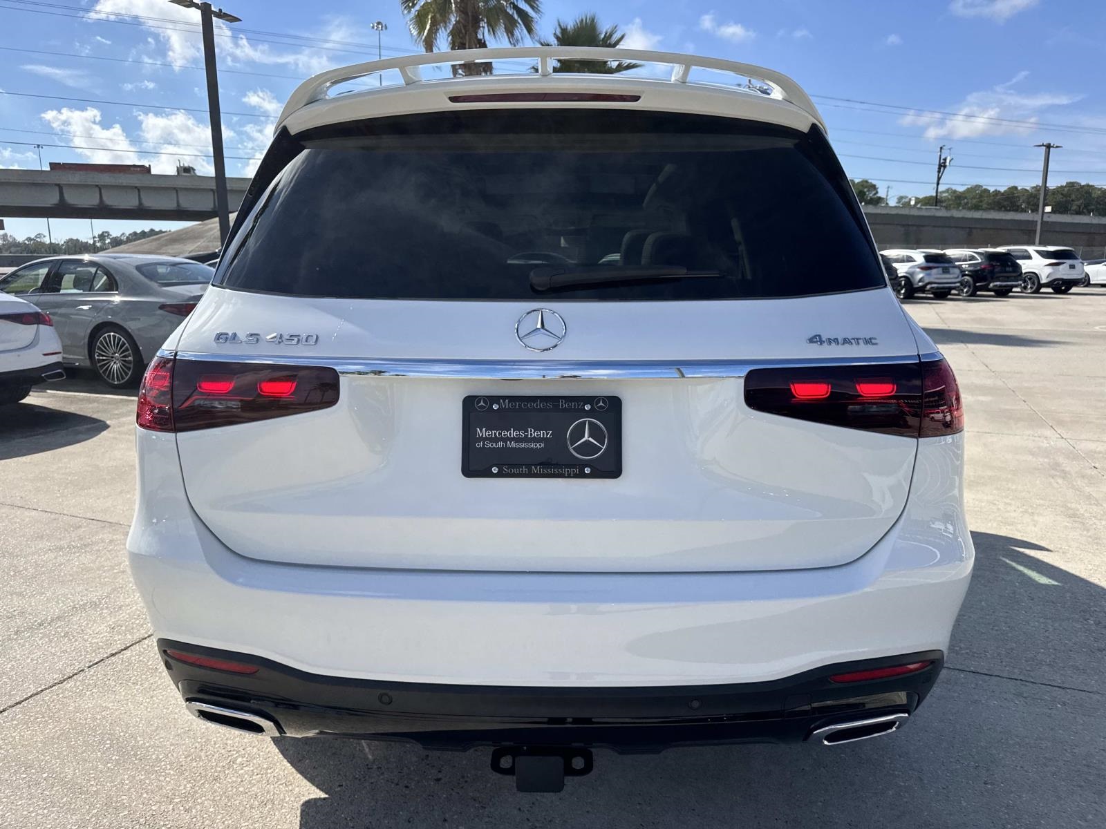 2026 Mercedes Benz GLS 450 4MATIC photo 3