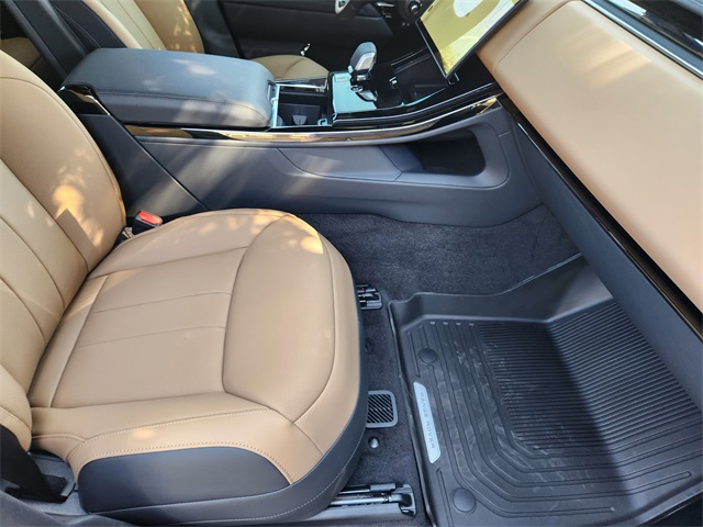 2025 Land Rover Range Rover Sport SE photo 9